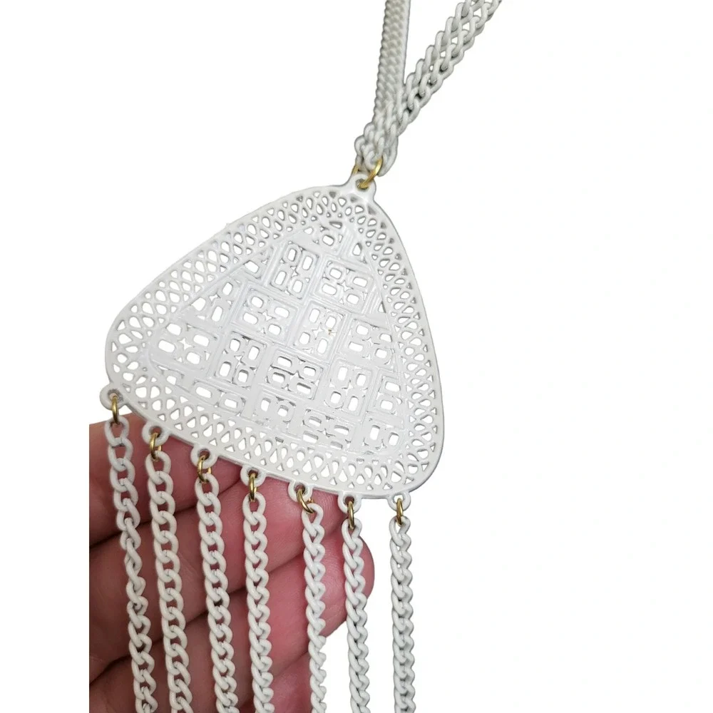 Vintage Necklace 70's Mod White Geometric Openwork Metal‎ Fringe Pendant Chain